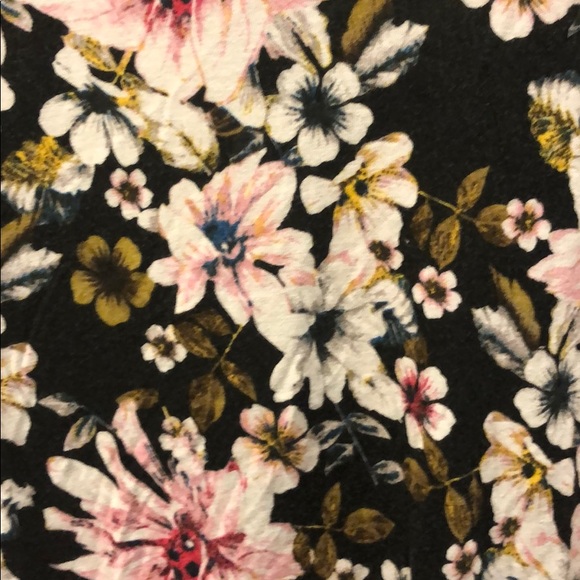 Women’s H&M floral top - Picture 3 of 3